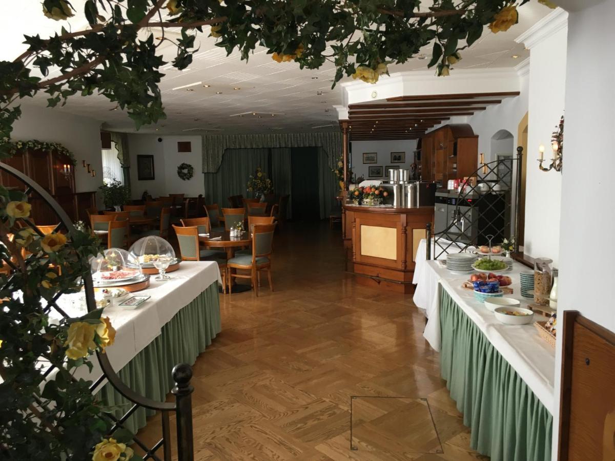 Tirolerhof Hotel Sankt Georgen im Attergau Luaran gambar