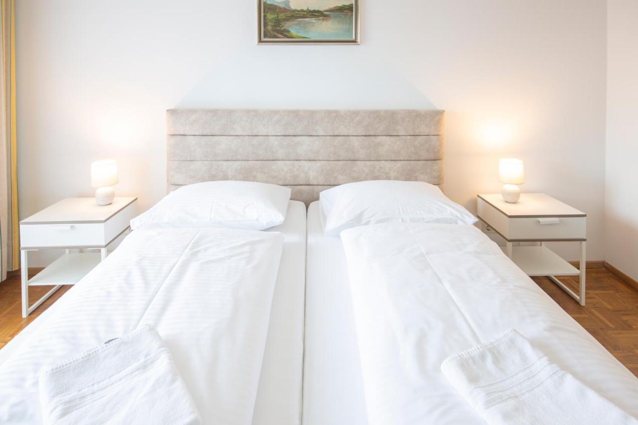 Tirolerhof Hotel Sankt Georgen im Attergau Luaran gambar