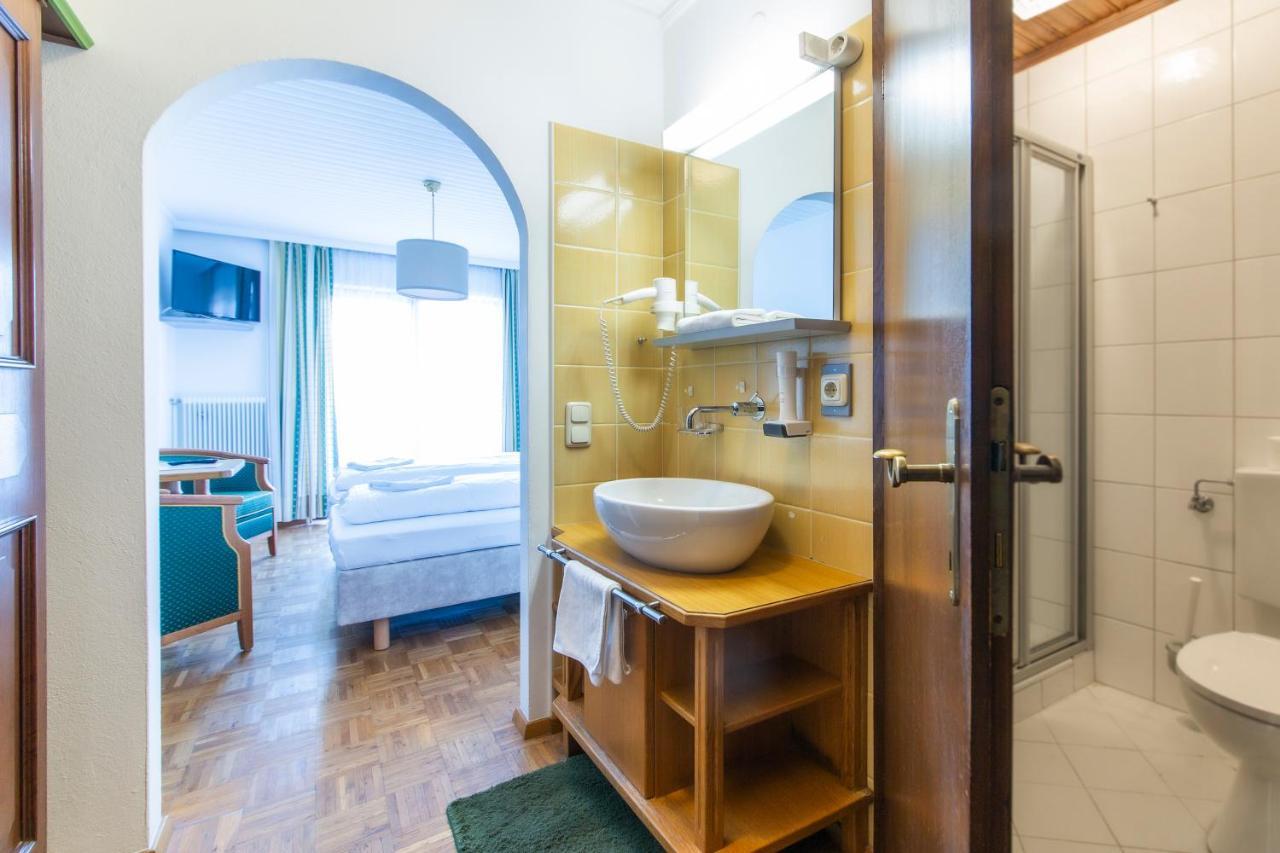 Tirolerhof Hotel Sankt Georgen im Attergau Luaran gambar