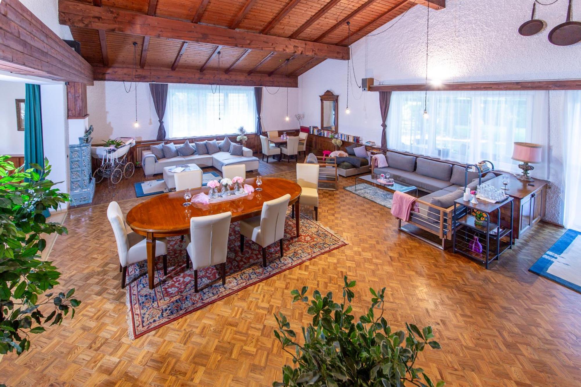 Tirolerhof Hotel Sankt Georgen im Attergau Luaran gambar