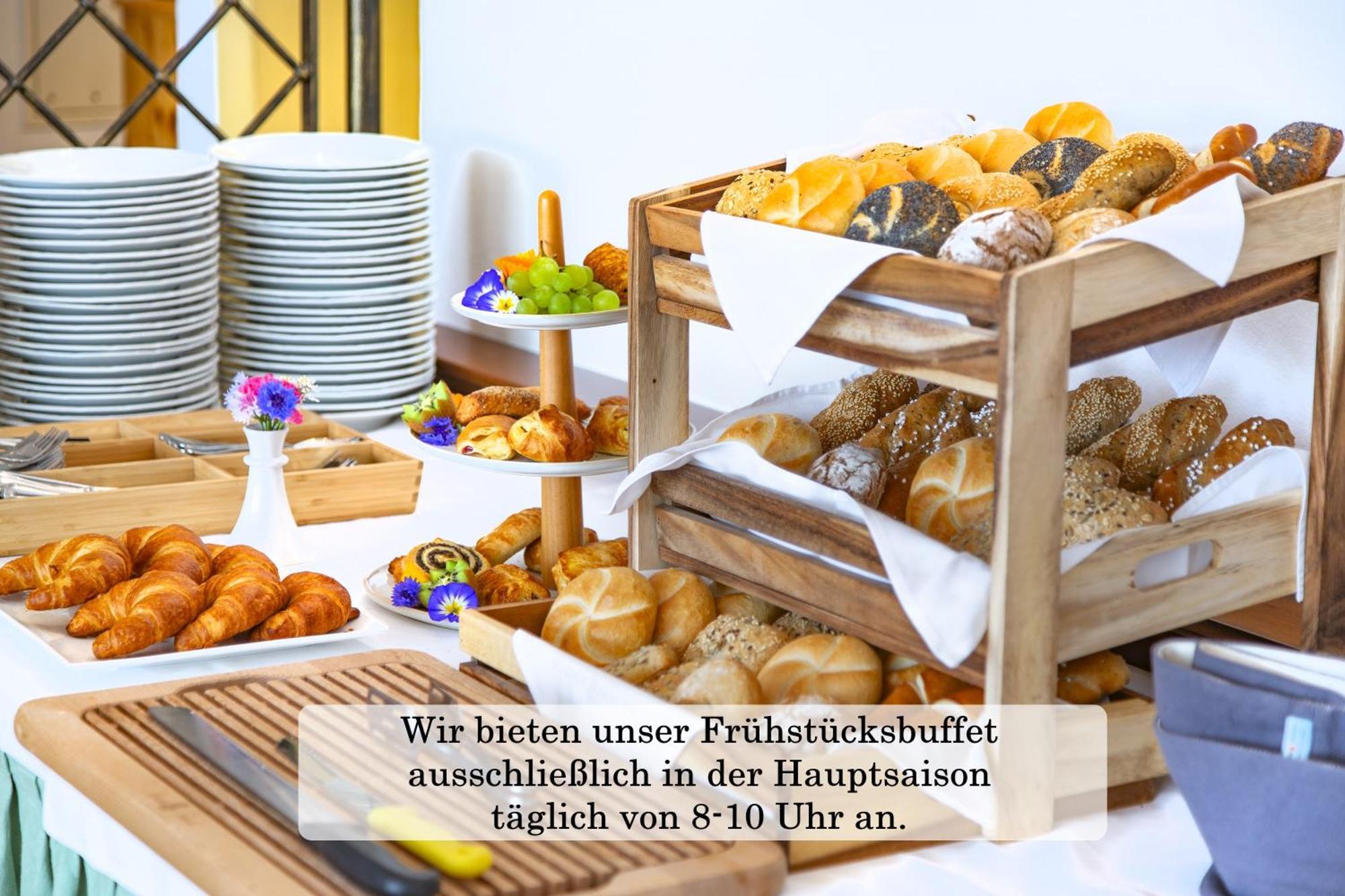 Tirolerhof Hotel Sankt Georgen im Attergau Luaran gambar