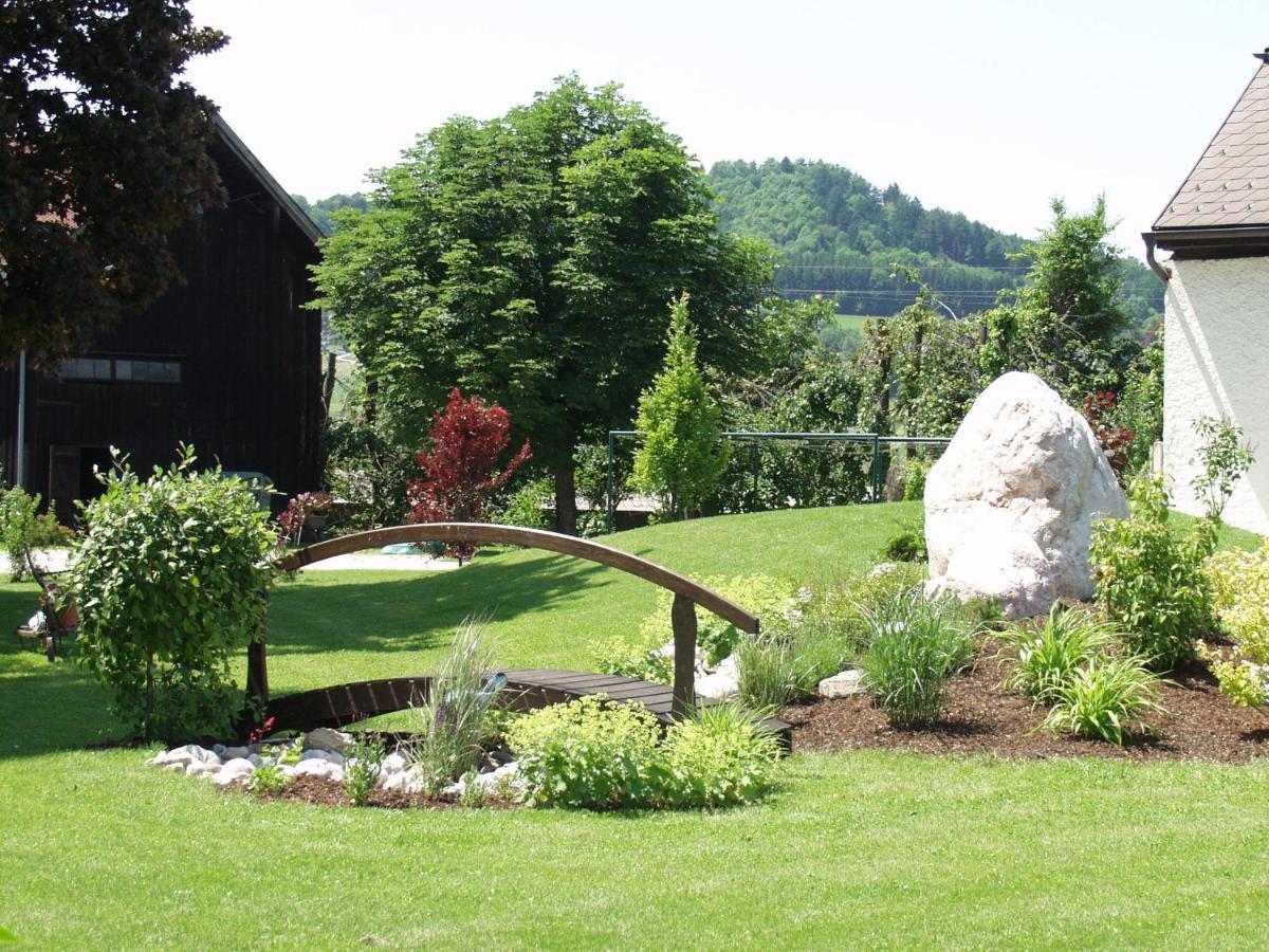 Tirolerhof Hotel Sankt Georgen im Attergau Luaran gambar